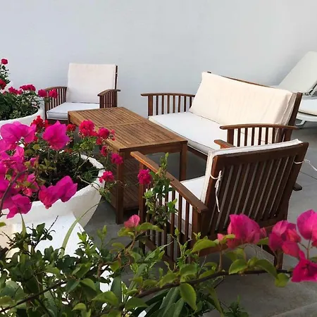 White شقة